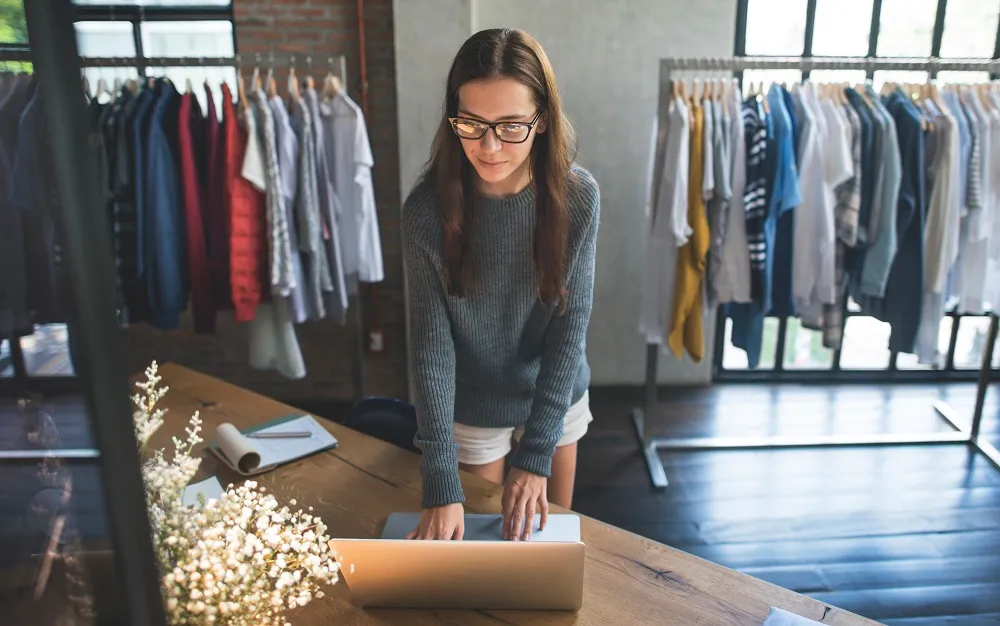 Atacado de roupa online as vantagens de comprar com a Revanche