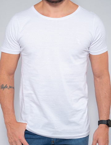 Camiseta Atacado Masculina Revanche Montague Branco Detalhe