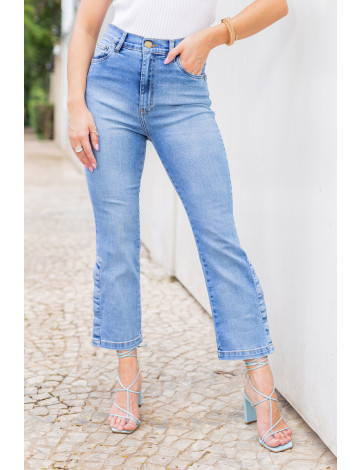 Calça Jeans Atacado Cropped Flare Feminina Revanche Louison Azul Frente