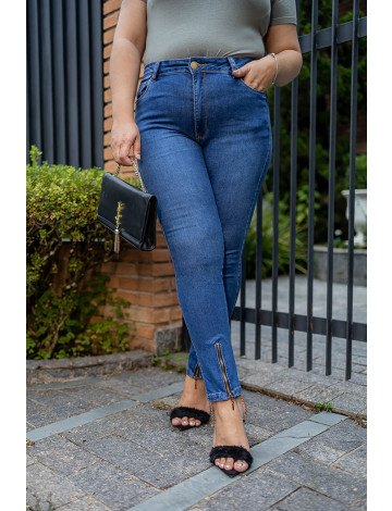 Calça Jeans Cigarrete Levanta Bumbum Plus Size Atacado Feminina Revanche Carpi Azul