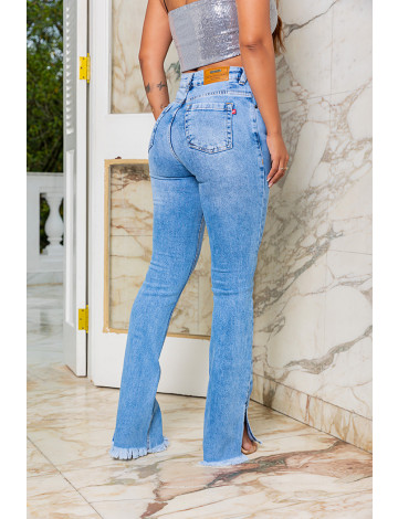 Calça jeans flare com fenda top