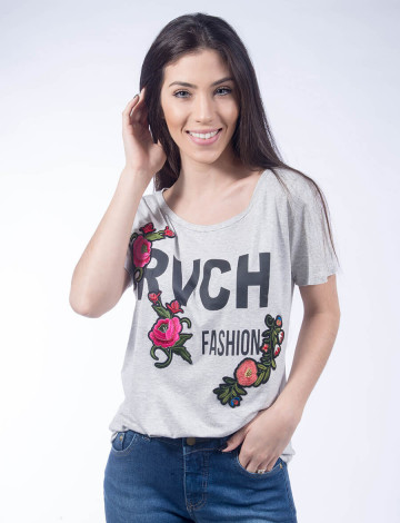 Camiseta Atacado Bordado de Flor Feminina Revanche Urbanitas Mescla Frente