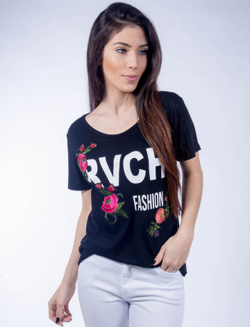 Camiseta Atacado Bordado de Flor Feminina Revanche Urbanitas Preta Frente