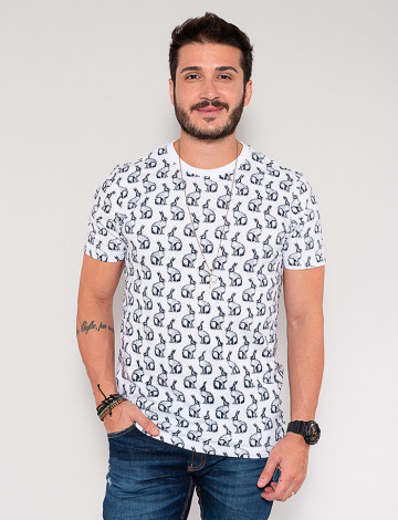 Camiseta Atacado Coelho Masculina Revanche Chevalier Branco Frente