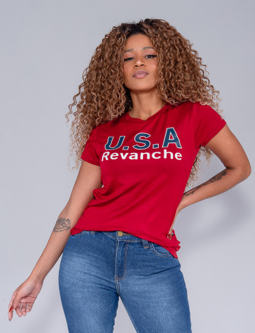 Camiseta Atacado Com Estampa Feminina Revanche Letónia Vermelho Frente