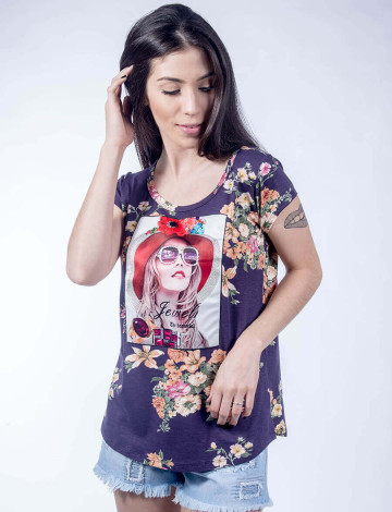Camiseta Atacado Estampada Floral e com Estampa Feminina Revanche Jewel Roxa Frente
