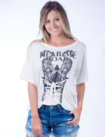 Camiseta Atacado Estampado Feminino Revanche Hear Me Roar Off-White Frente