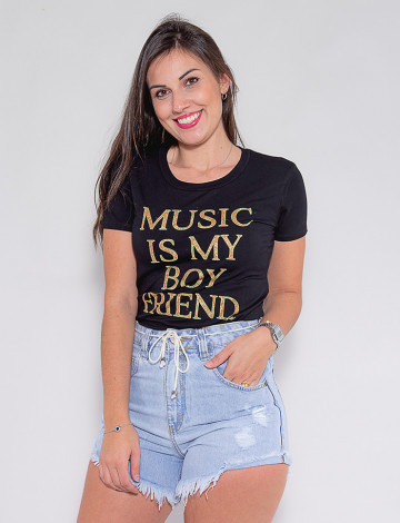 Camiseta Atacado Music Feminina Revanche Hedvige Preto Frente