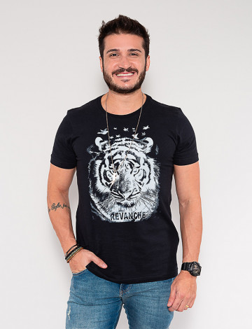 Camiseta Atacado Tigre Masculina Revanche Darcio Preto Frente