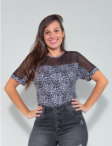 Blusa Atacado Animal Print Feminina Revanche Sachie Cinza Frente