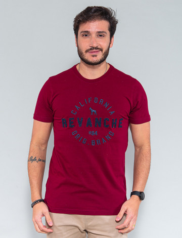 Camiseta Atacado Bordada Masculina Revanche Travis Vinho Frente