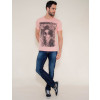 Camiseta Atacado Estampa Silk Masculina Woman Zombie Rosa Claro Look