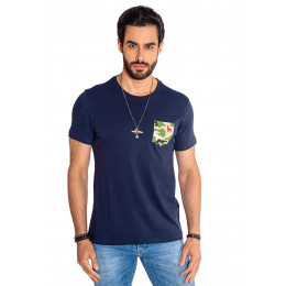 Camiseta Atacado Bolso Camuflado Masculina Revanche War Preta Frente